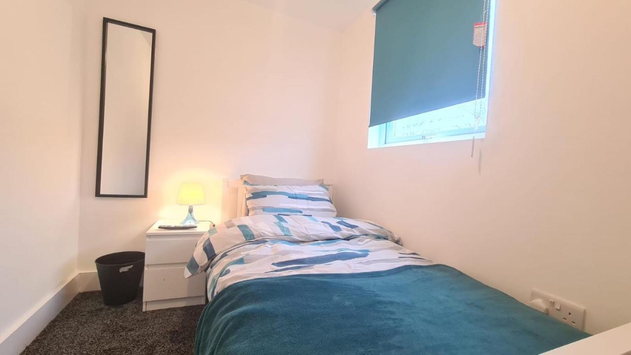 Cosy Single Room In Manor Park Лондон Экстерьер фото